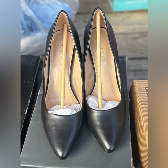 THE LIMITED size 9M black heels - Picture 2 of 5
